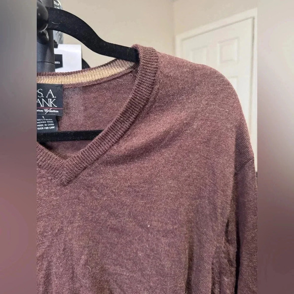 Joseph A Bank 100% merino wool vneck sweater size L - Picture 2 of 5